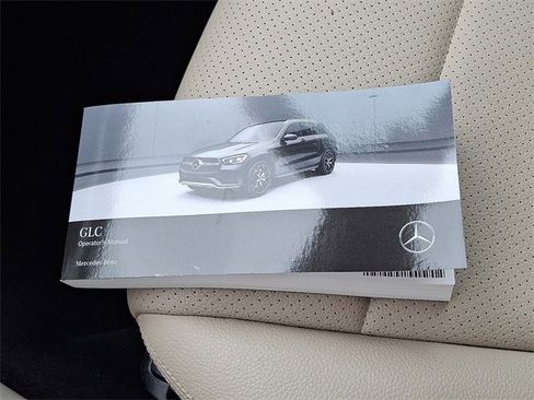 Used 2022 Mercedes-Benz GLC 300 GLC 300 image 25