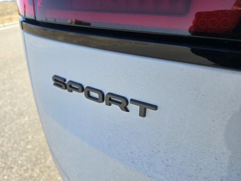 Used 2025 Land Rover Range Rover Sport Dynamic SE image 10