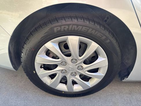 Used 2013 Hyundai Elantra GLS image 24