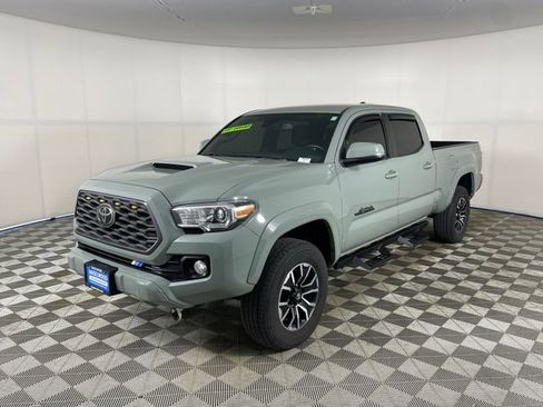 Used 2022 Toyota Tacoma TRD Sport AWD/4WD image 1