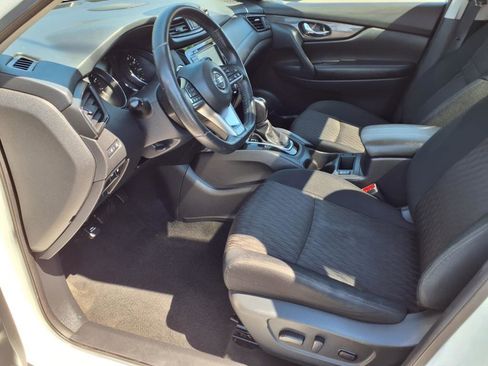 Used 2018 Nissan Rogue SV w/ Sun & Sound Touring Package AWD/4WD image 15