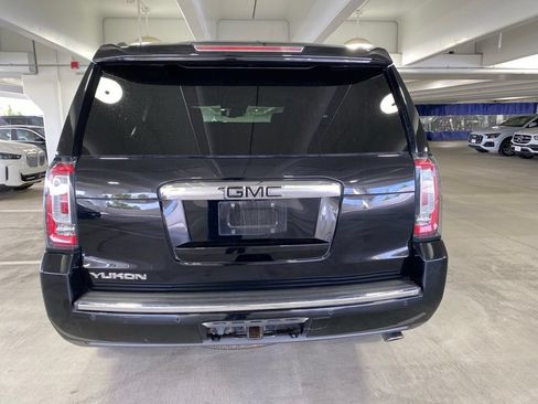 Used 2020 GMC Yukon Denali w/ Denali Ultimate Black Edition AWD/4WD image 4