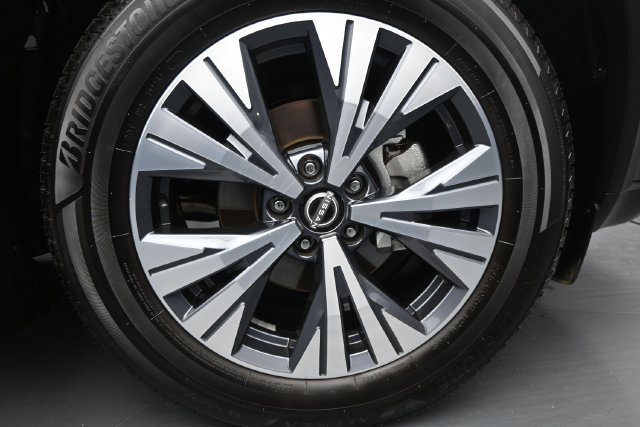 Certified 2023 Nissan Rogue SV w/ SV Premium B Package FWD image 9