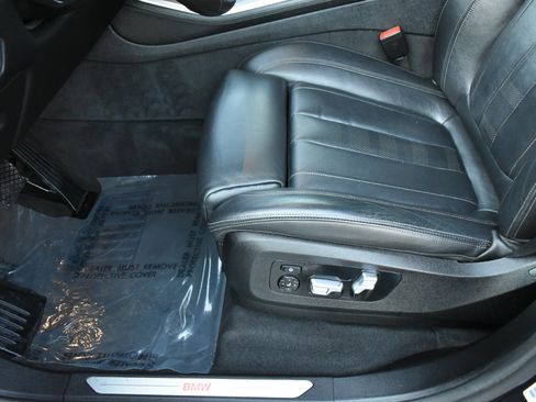 Used 2019 BMW X5 xDrive50i w/ Parking Assistance Package image 25