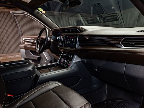 Used 2024 GMC Yukon Denali w/ LPO, Floor Liner Package image 17