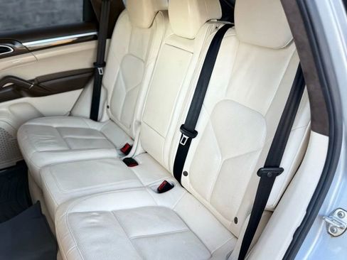 Used 2012 Porsche Cayenne Turbo image 16