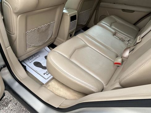 Used 2008 Cadillac SRX w/ Utility Package AWD/4WD image 9