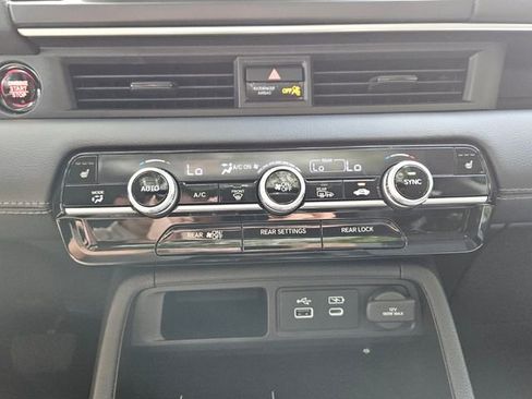 Certified 2025 Honda Pilot Touring image 20