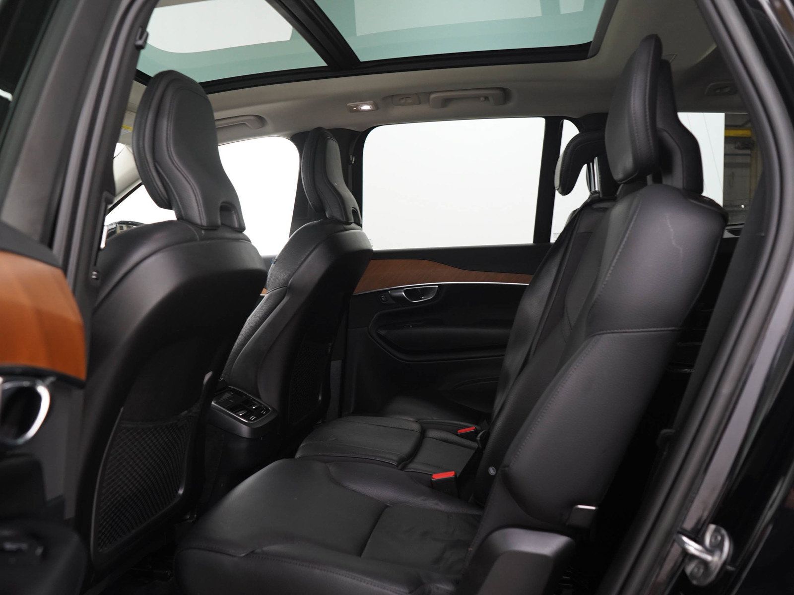 Used 2023 Volvo XC90 B6 Plus w/ Protection Package Premier AWD/4WD image 16