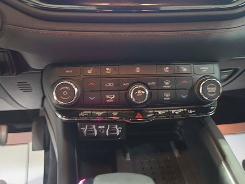 Used 2025 Dodge Durango GT AWD/4WD image 21
