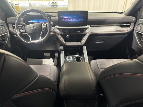 Used 2025 Ford Explorer ST-Line AWD/4WD image 15