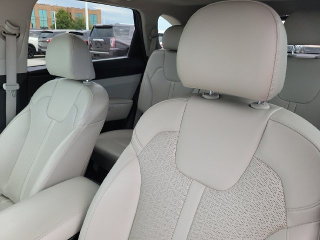 Certified 2022 Kia Sorento S w/ Panoramic Sunroof Package FWD image 17