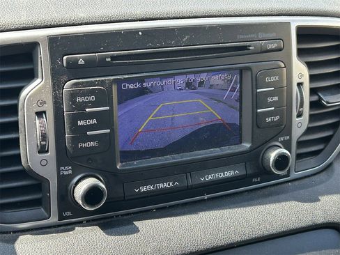 Used 2019 Kia Sportage LX image 8
