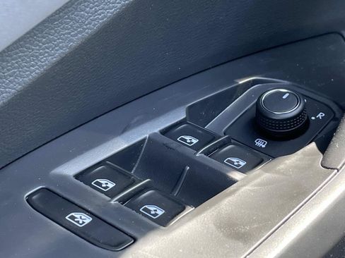 New 2026 Volkswagen Jetta SE FWD image 15