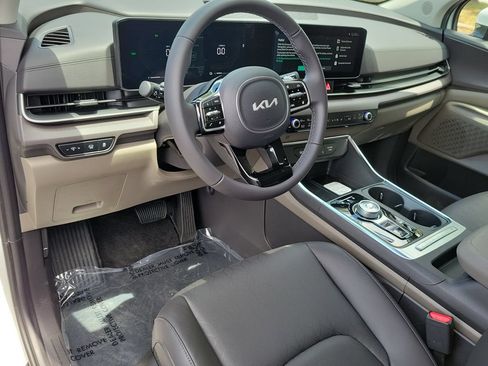 New 2026 Kia Carnival EX FWD image 6