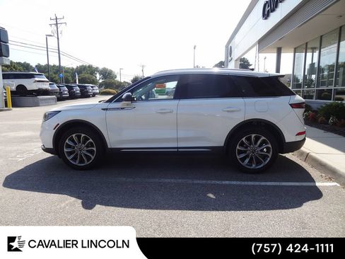 Used 2022 Lincoln Corsair AWD w/ Premium Package image 5