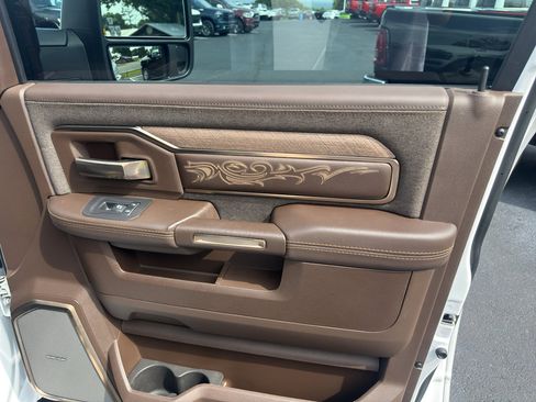 Used 2025 RAM 2500 Limited AWD/4WD image 21