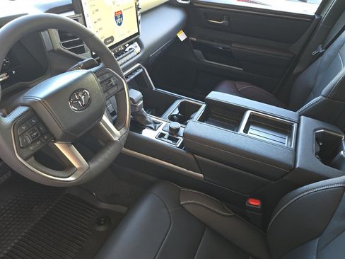 New 2026 Toyota Tundra Limited AWD/4WD image 8