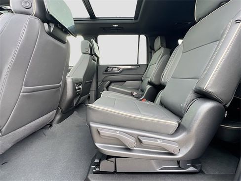 New 2026 GMC Yukon XL Elevation image 17