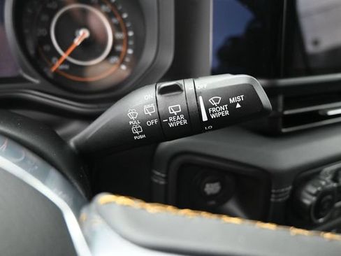 Used 2025 Jeep Wrangler Unlimited Sahara AWD/4WD image 20