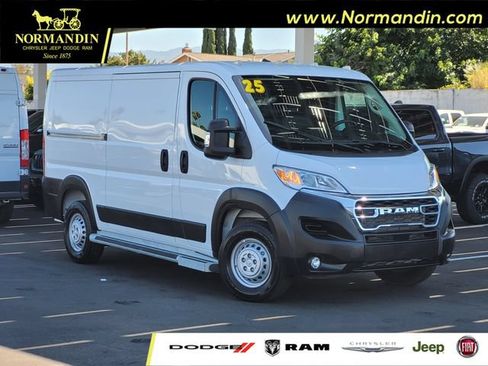 Used 2025 RAM ProMaster 2500 w/ U-Haul Equipment Group FWD image 1