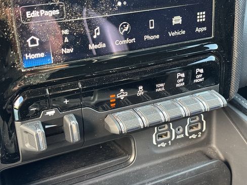 Used 2022 RAM 1500 Limited w/ Off Road Group AWD/4WD image 26