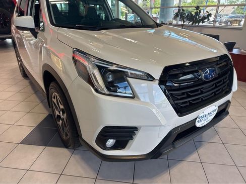 Used 2023 Subaru Forester Premium AWD/4WD image 5