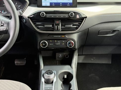 Used 2022 Ford Escape SE image 14