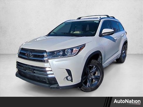 Used 2019 Toyota Highlander Limited Platinum image 1