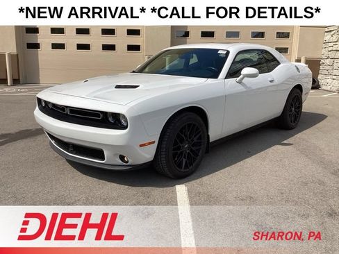Used 2019 Dodge Challenger SXT w/ Plus Package AWD/4WD image 3