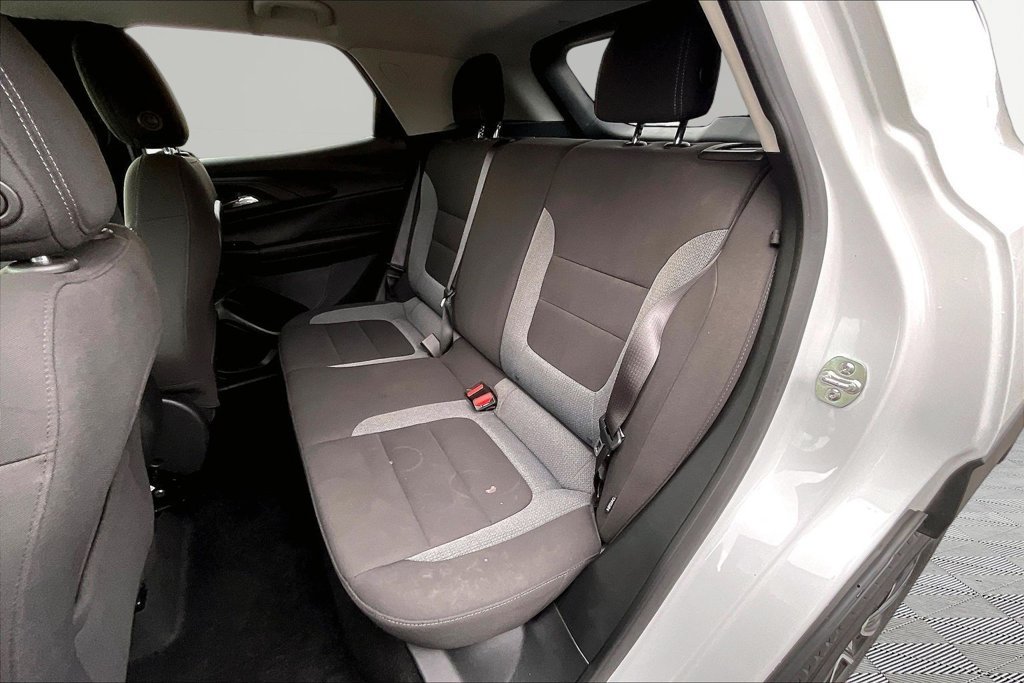 Used 2025 Chevrolet TrailBlazer LT w/ Driver Confidence Package FWD image 25