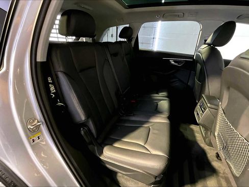 Used 2022 Audi Q7 3.0T Premium w/ Interior Protection Package image 19