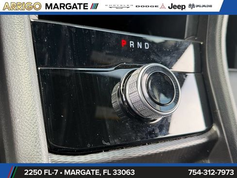 Used 2025 Jeep Grand Cherokee Limited w/ Black Appearance Package RWD image 26