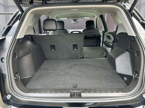 Used 2024 GMC Terrain SLT w/ Infotainment Package II AWD/4WD image 13