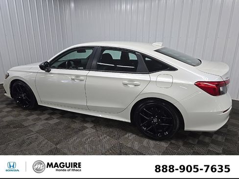 Used 2023 Honda Civic Sport image 4