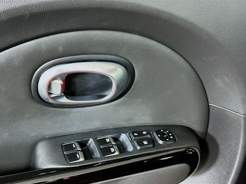 Used 2019 Kia Soul + FWD image 15