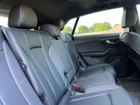 Used 2019 Audi Q8 Premium w/ Convenience Package AWD/4WD image 20