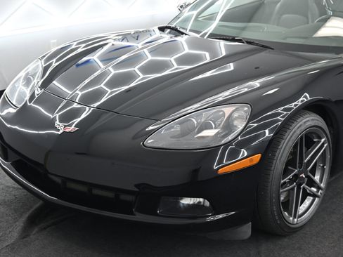 Used 2006 Chevrolet Corvette Convertible w/ Preferred Equipment Group image 7