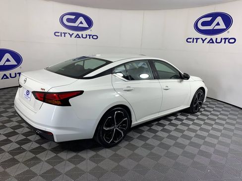 Used 2025 Nissan Altima 2.5 SR FWD image 3