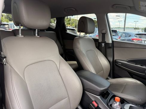 Used 2017 Hyundai Santa Fe Sport FWD image 32