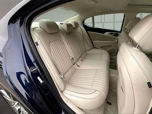 New 2026 Genesis G70 2.5T Prestige image 9