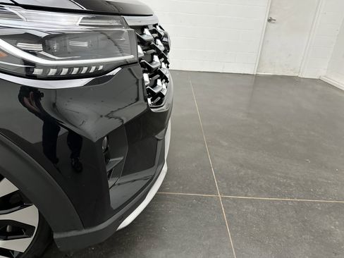 Used 2025 Ford Explorer Platinum w/ LUX Leather Package image 2