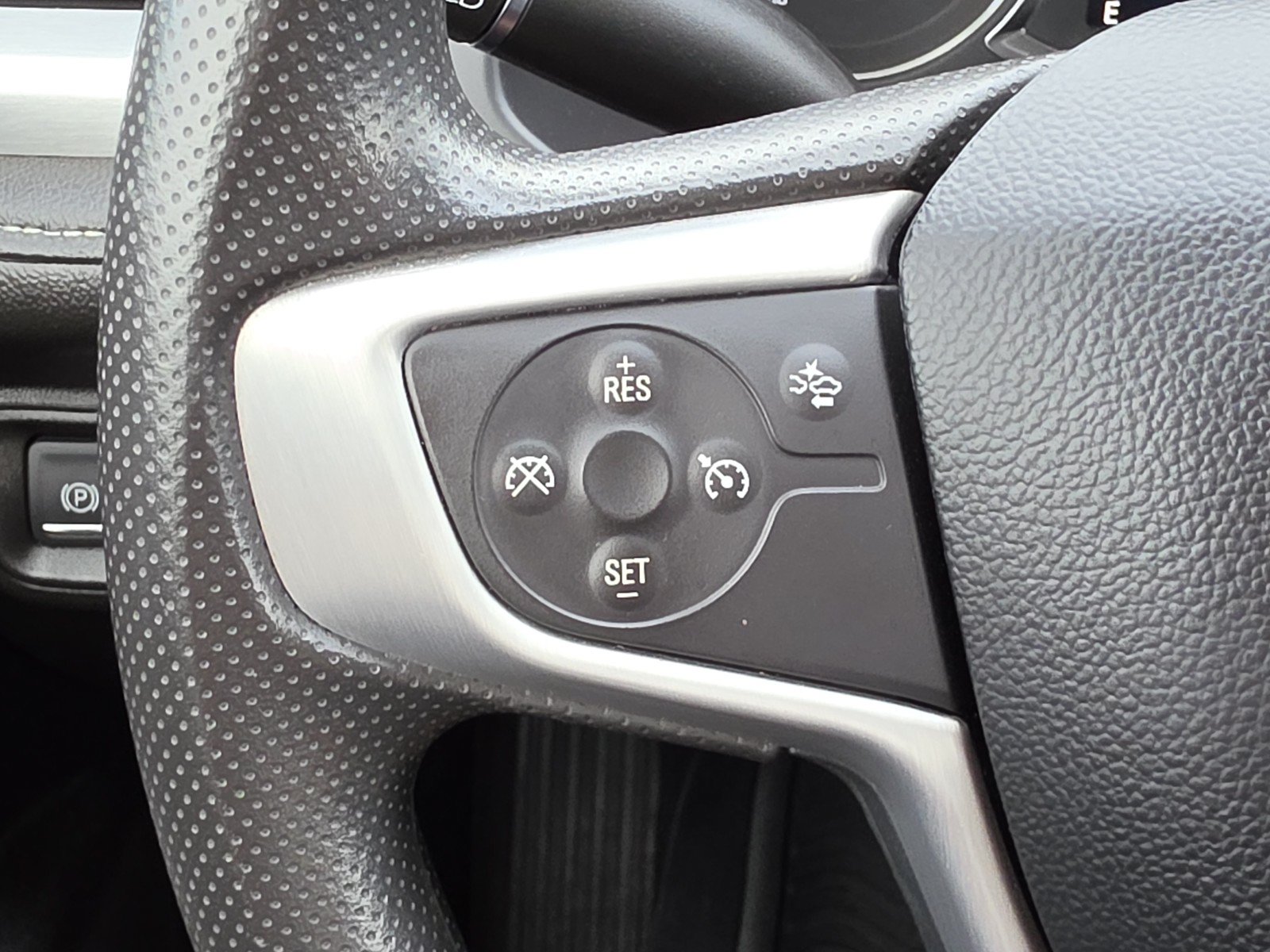 Used 2023 GMC Acadia SLE w/ Driver Convenience Package FWD image 21