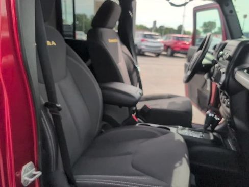Used 2013 Jeep Wrangler Unlimited Sahara w/ Connectivity Group AWD/4WD image 35