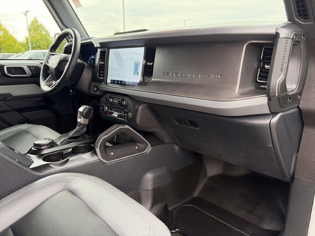 Used 2024 Ford Bronco Big Bend w/ Sasquatch Package AWD/4WD image 12