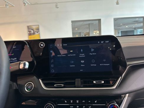 Used 2025 Chevrolet Equinox LT image 20