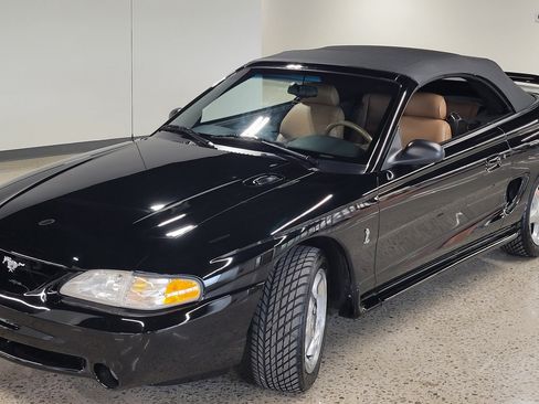 Used 1995 Ford Mustang GT RWD image 2