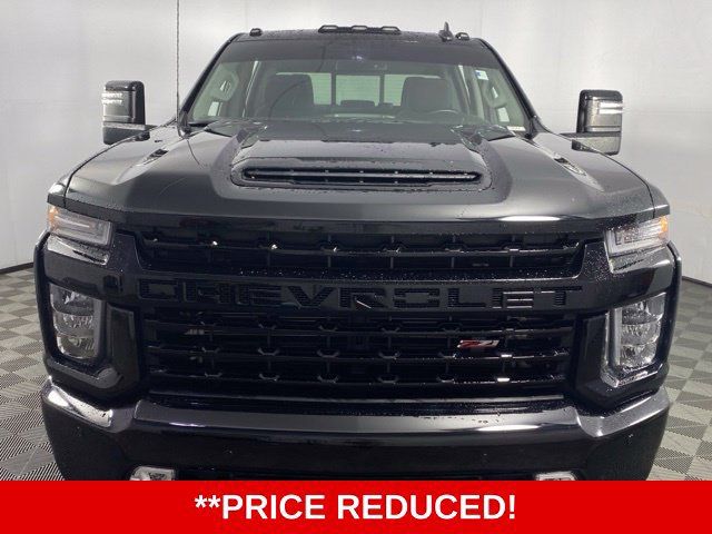 Used 2022 Chevrolet Silverado 2500 LT w/ Midnight Edition AWD/4WD image 2