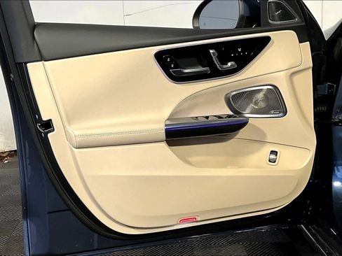 New 2026 Mercedes-Benz C 300 4MATIC Sedan image 11