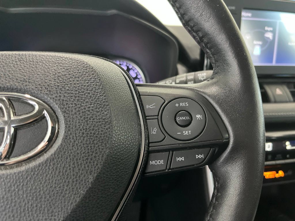 Used 2021 Toyota RAV4 XLE w/ XLE Grade Weather Package AWD/4WD image 7